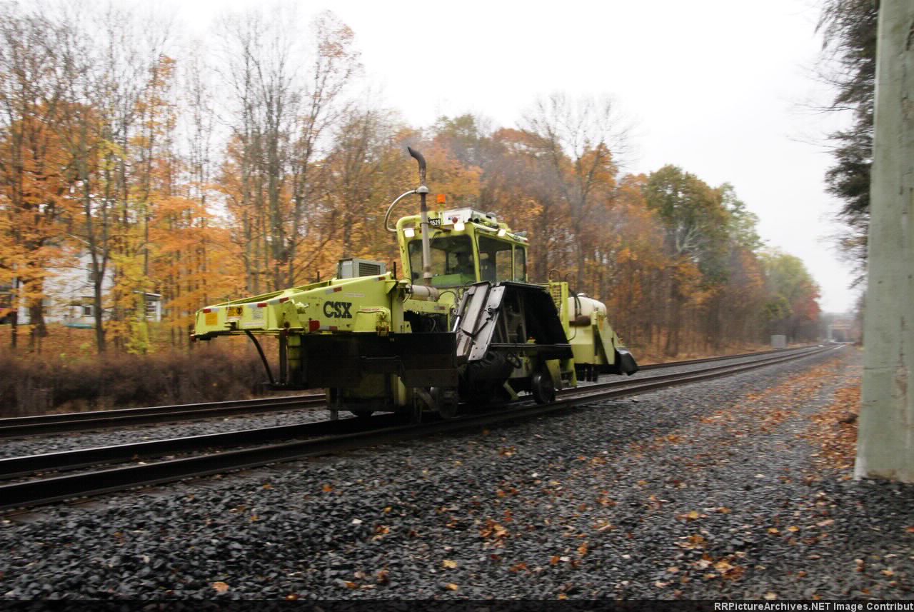 CSX BR0529 Ballast Regulator (MofW Equipment)  