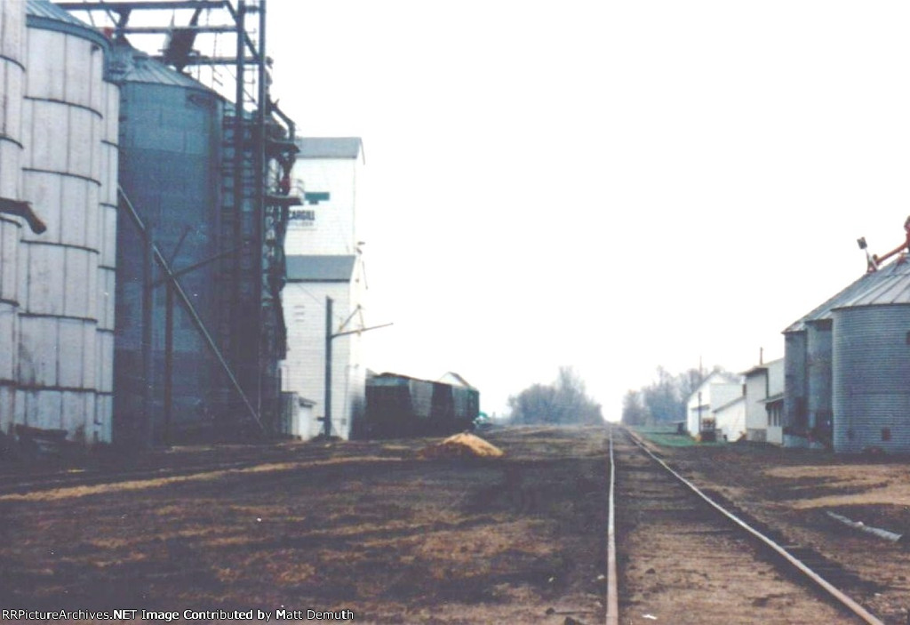 Tracks in Comfrey shortly before abandonment