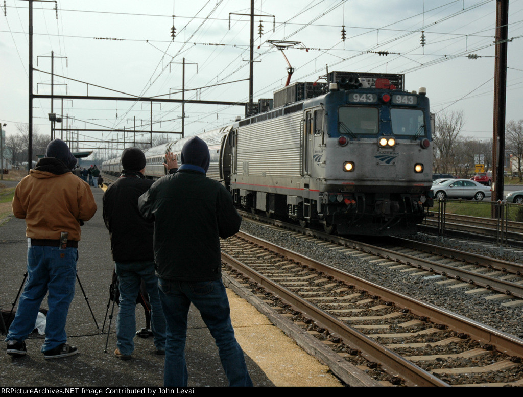 Amtrak Train # 154, with a 10 car set