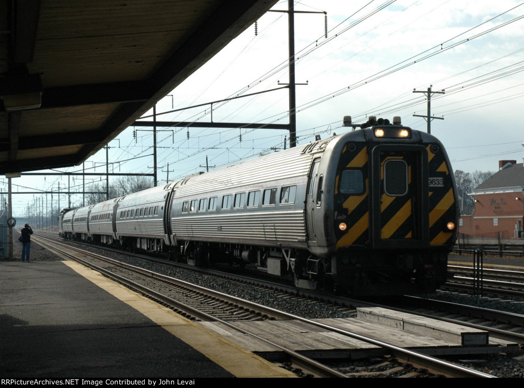 Amtk Keystone Train # 666 with the cab car leading