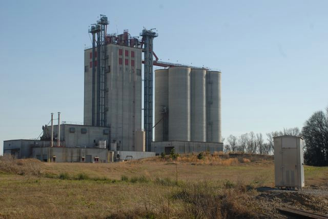 monetta grain elevator south side of the tracks