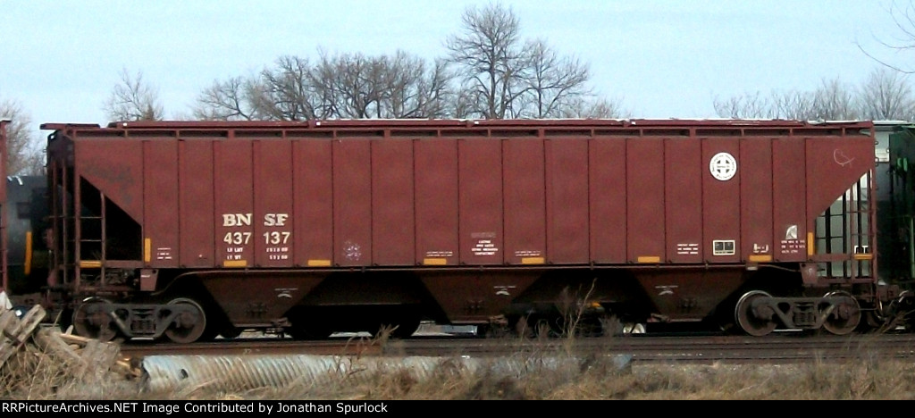 BNSF 437137