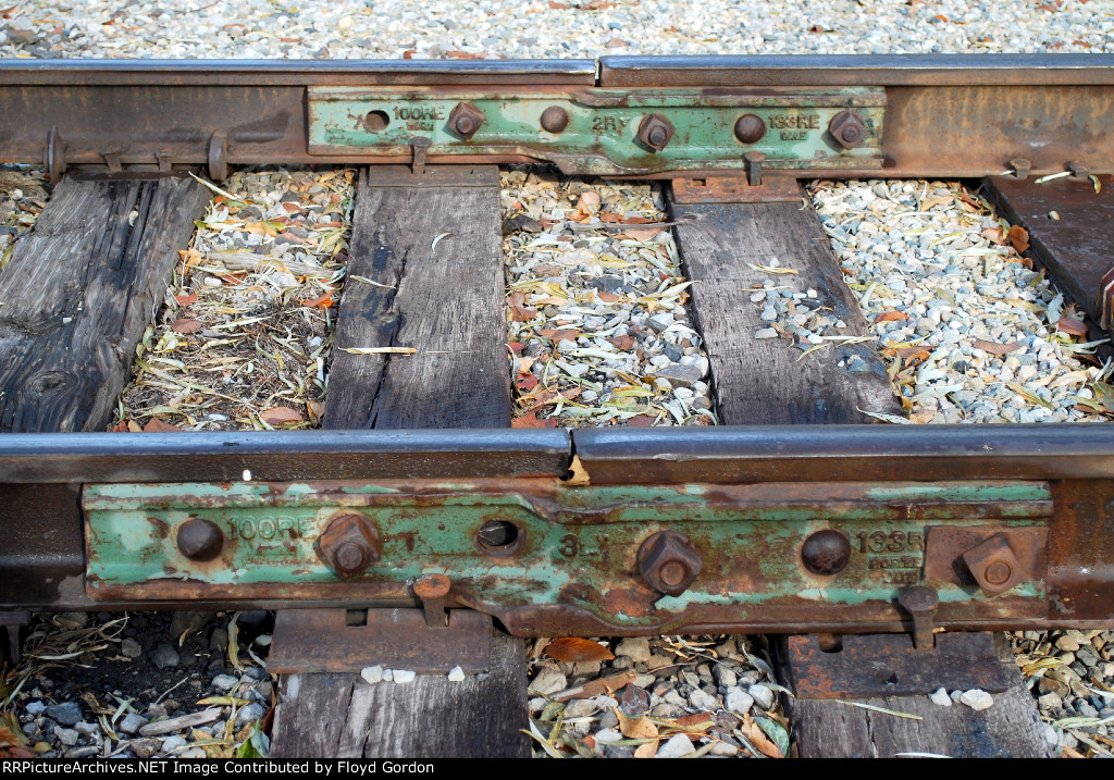 100 to 133 lbs transition fishplate or rail joiner on INPR main line