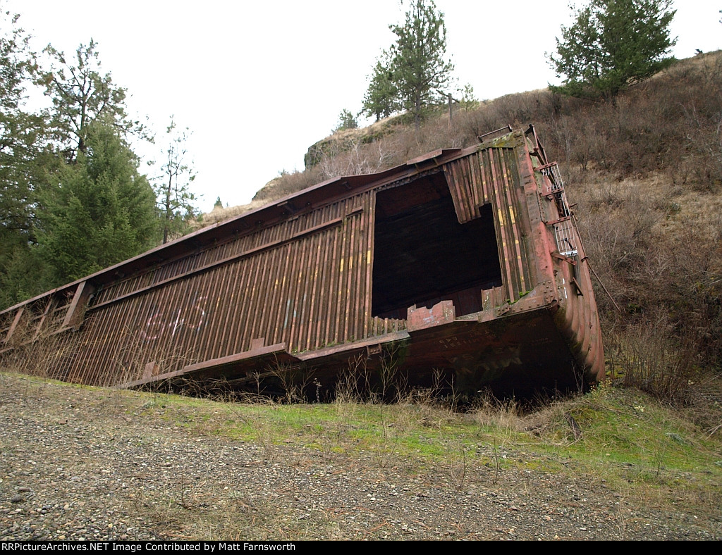 Underside of MILW 13554