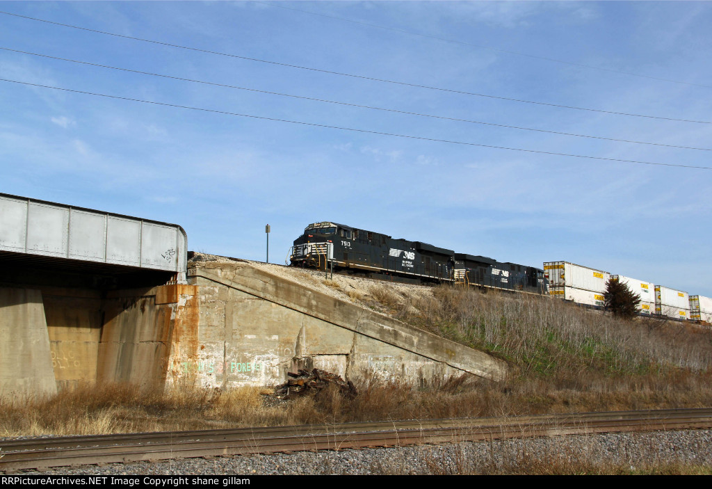NS 7513 rips a WB stack train over the Ex bn Line.