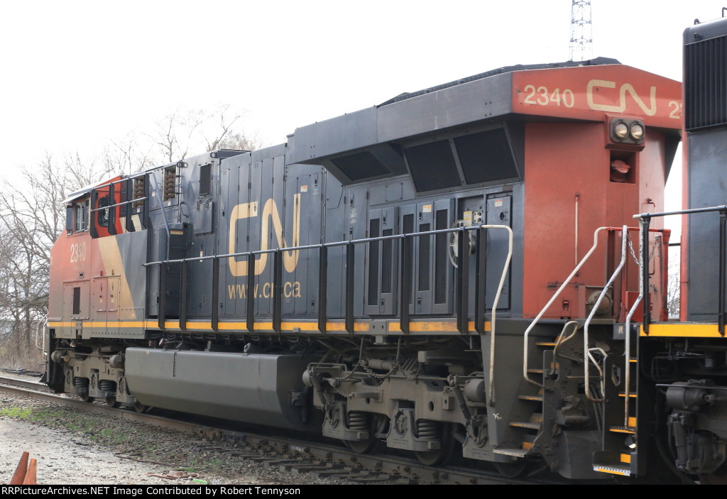 CN 2340 on CN Southbound