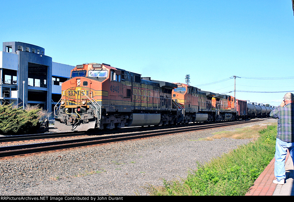 BNSF 4948 on K-042