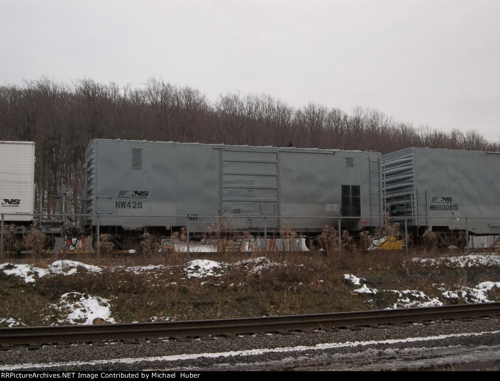 NS (ex NW) 40 boxcar in MofW service.