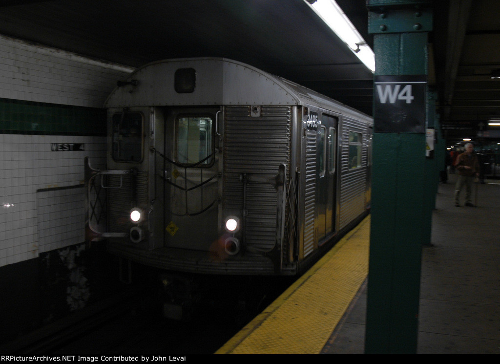 R32 Set on the C train at W. 4th Street Station