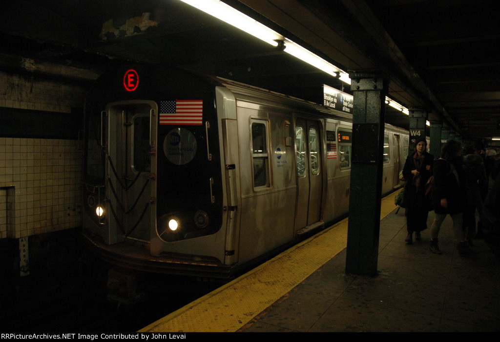 R160s protect a run of the E Train at W. 4th Street Station