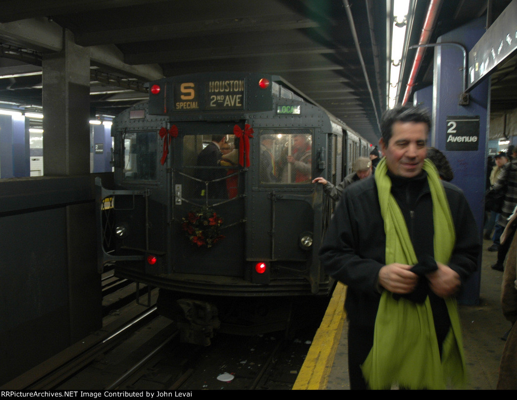 The MTA Holiday Excursion at 2nd Ave Sta