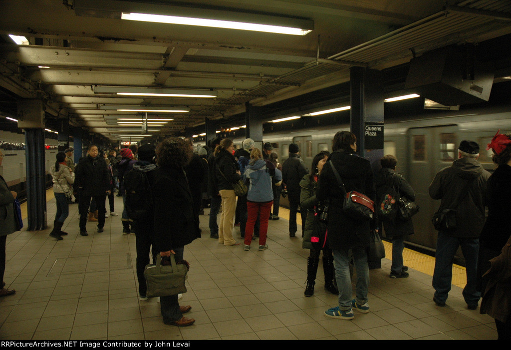 NYCMTA Queens Plaza Station
