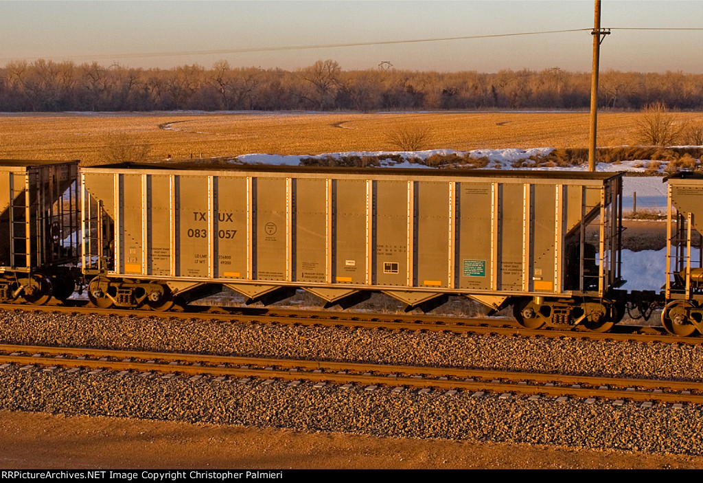 TXUX 083057 on E-MLMBTM9-01
