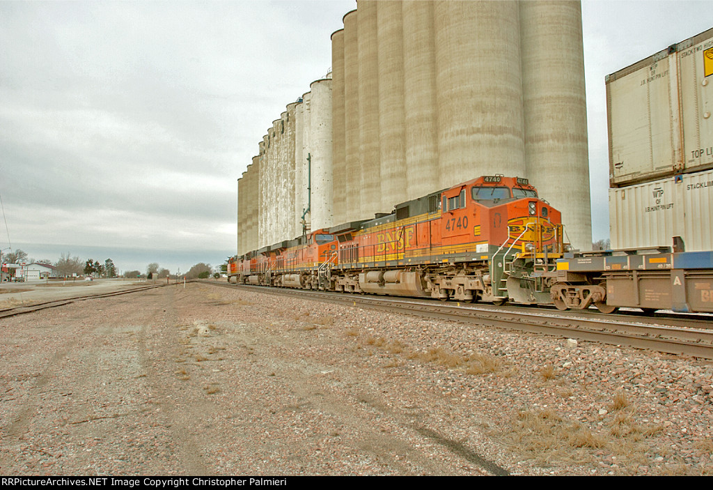 BNSF 4740 on Z-CHIDEN9-19