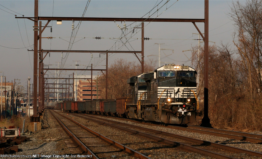 NS 9913 on 61Z