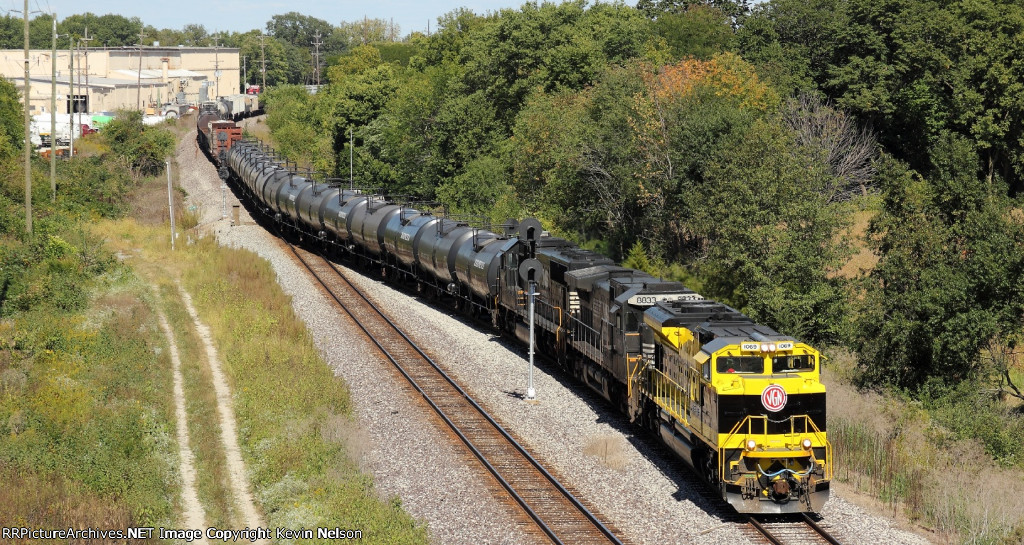 NS 1069 SD70ACe Virginian Heritage