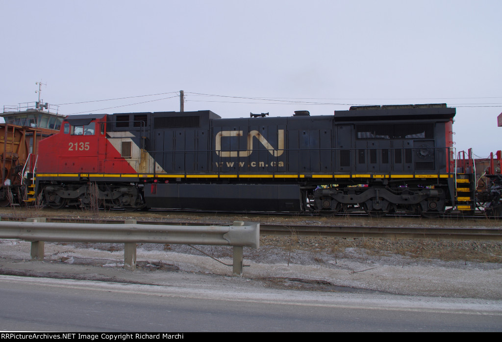 CN 2135