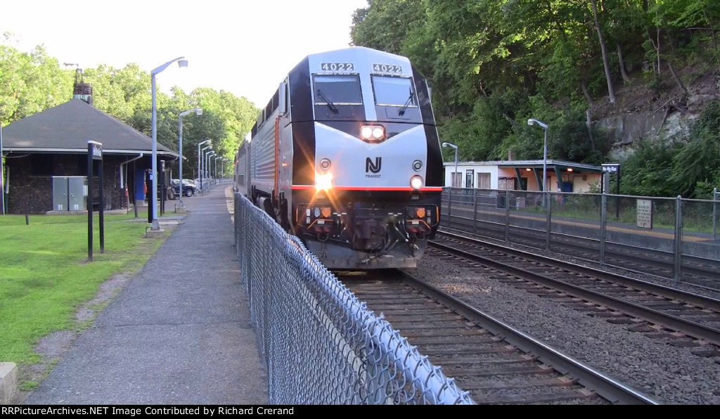 PL42AC 4022 on Train 1167