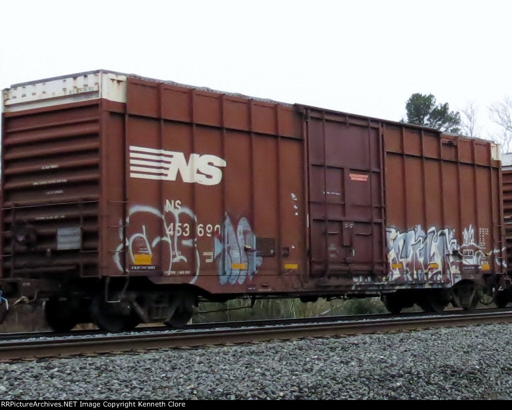 NS 453690 (Box Car)