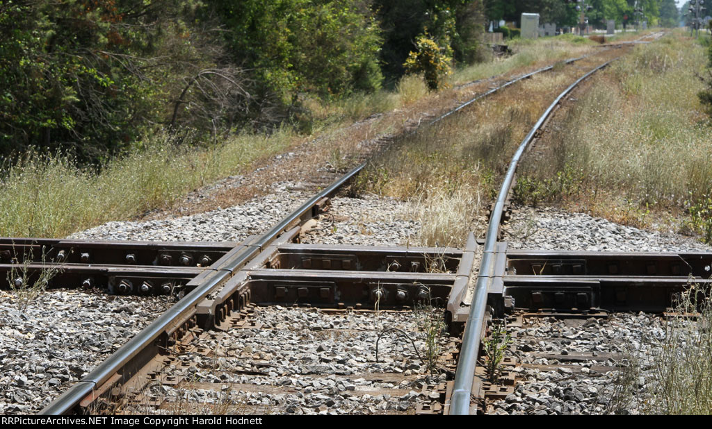 Crossing of NS (now CLNA) with former A&EC