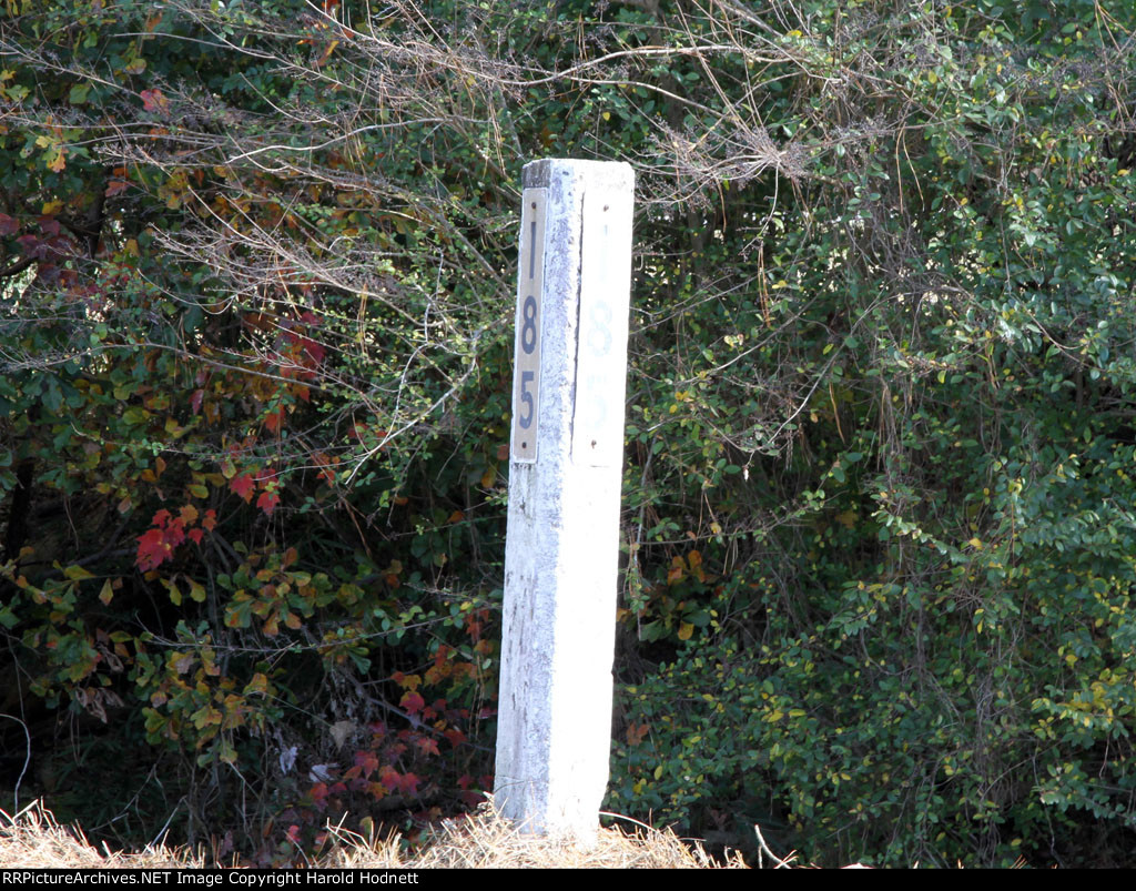 Milepost AC 185 on CSX W&W sub