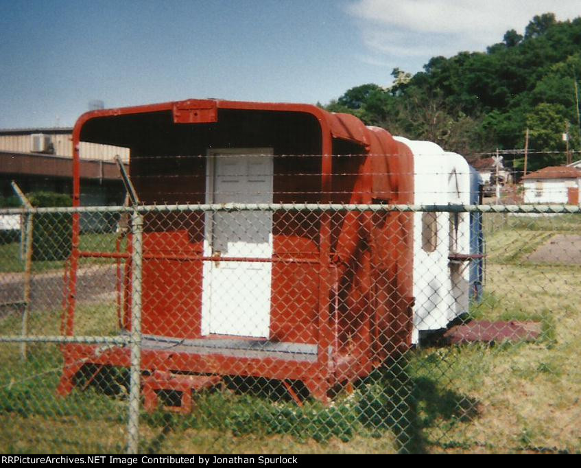 Ex-B&O bay window caboose, rear view of red section