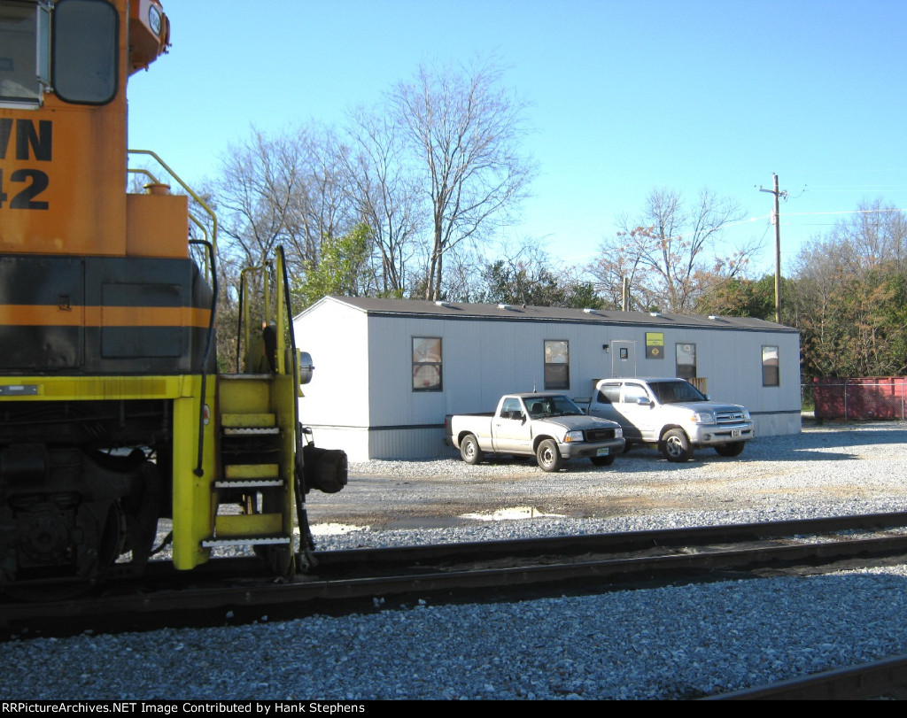 Shots of C&C-GSWR yard, headquarters and service area with road power