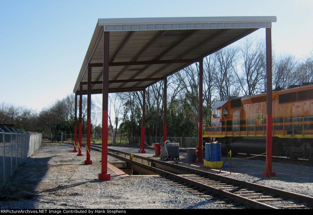 Shots of C&C-GSWR yard, headquarters and service area with road power