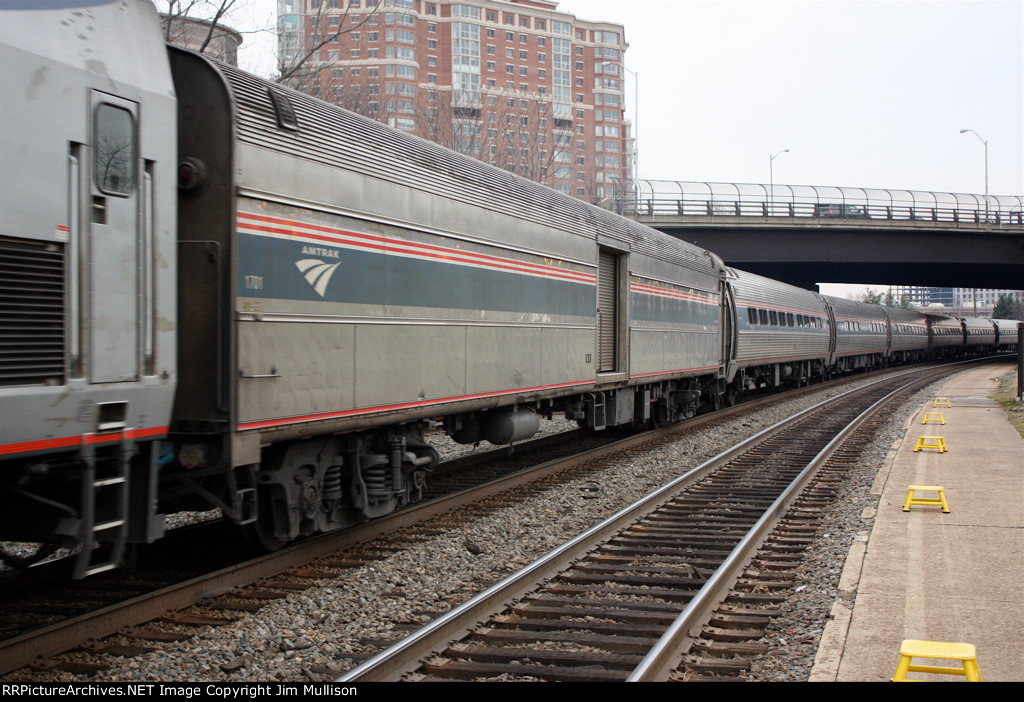 AMTK 1701 baggage car on train 80