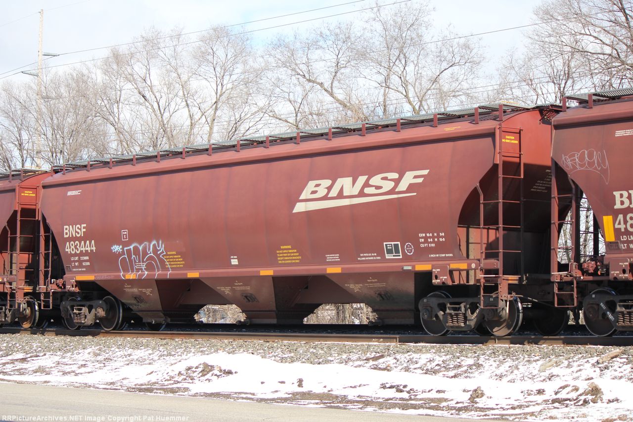 BNSF 483444