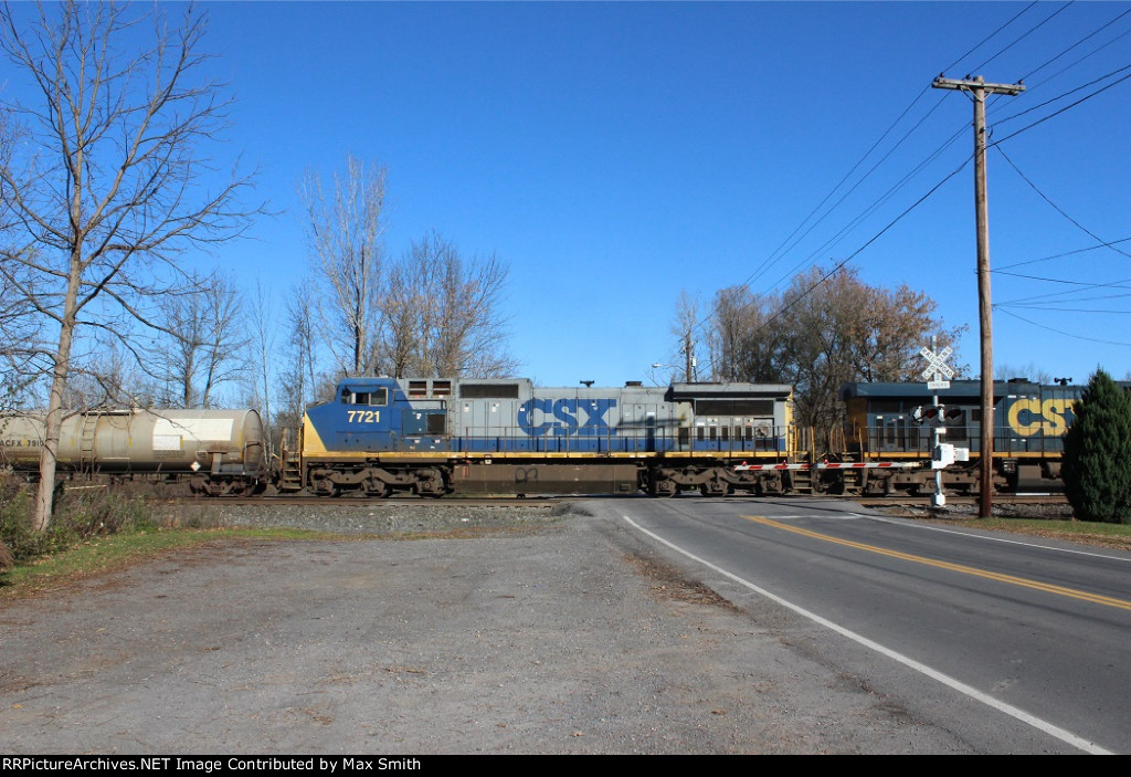 CSXT 7721 on CSX K646