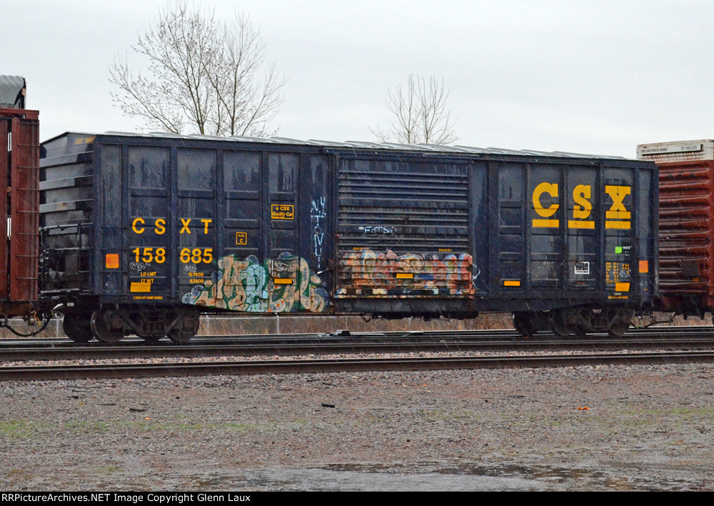 Left side of CSX 158685
