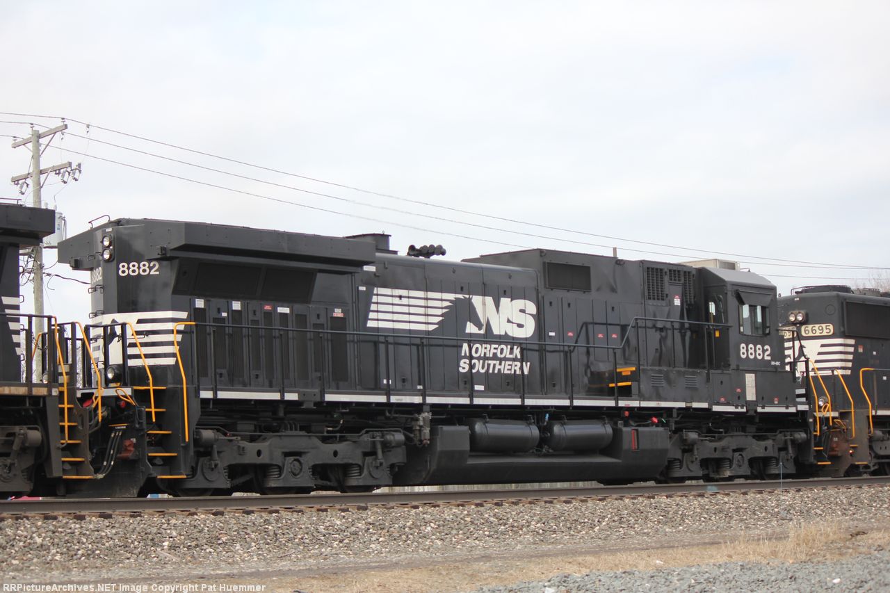 NS 8882