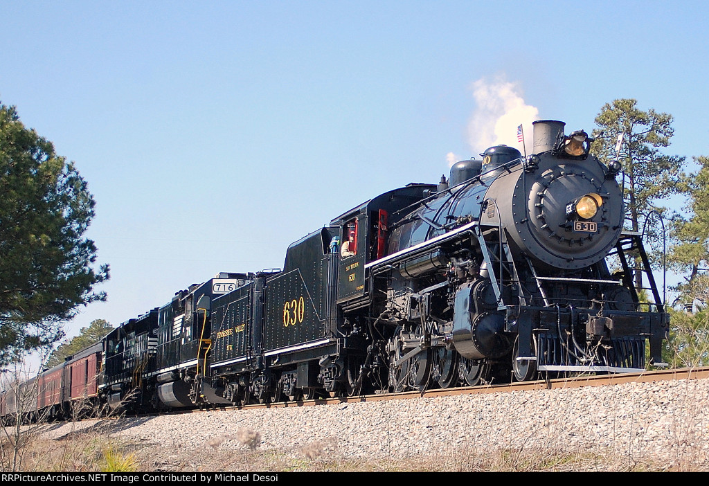 Sou 2-8-0 #630 heads east about to cross Ecella Road