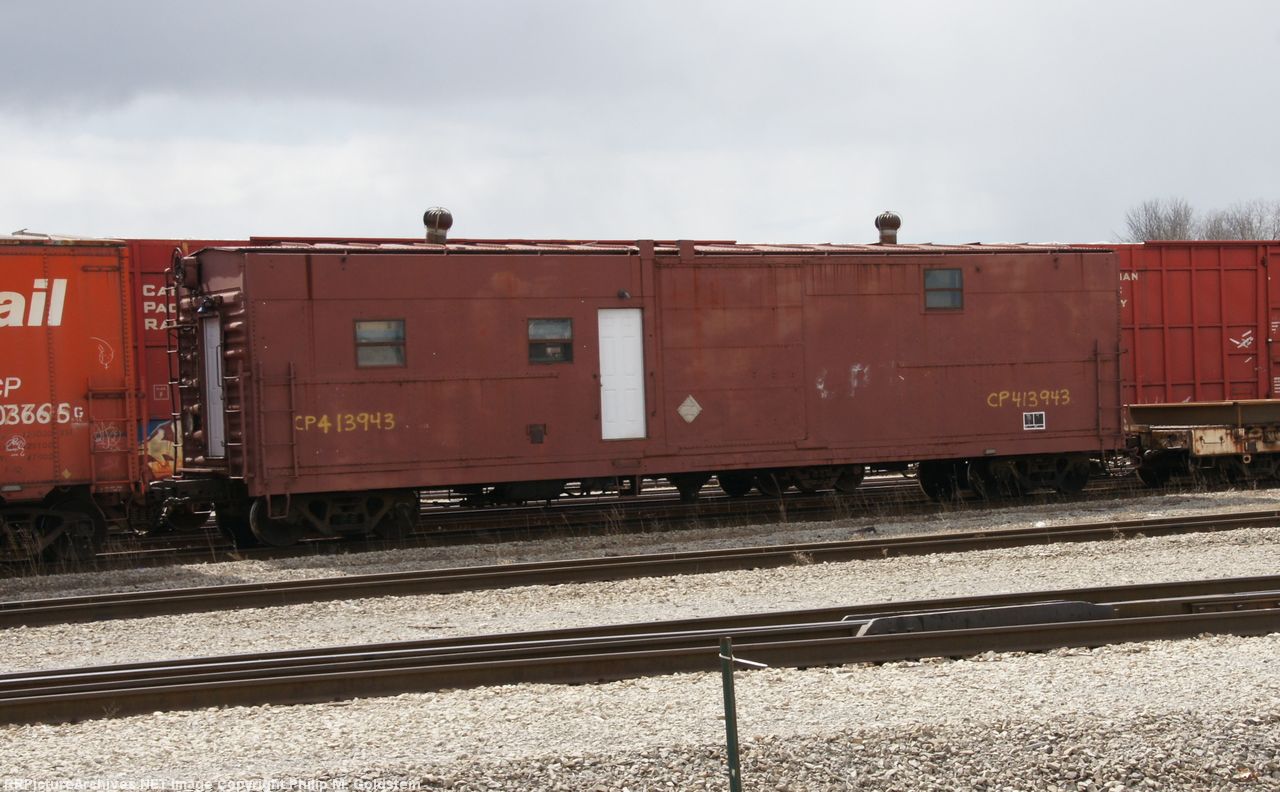 CP 413943 - Tool Car in Welland Yard