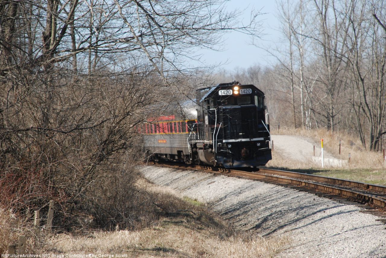 Heading around the curve...