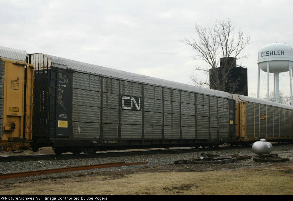 CN 704465