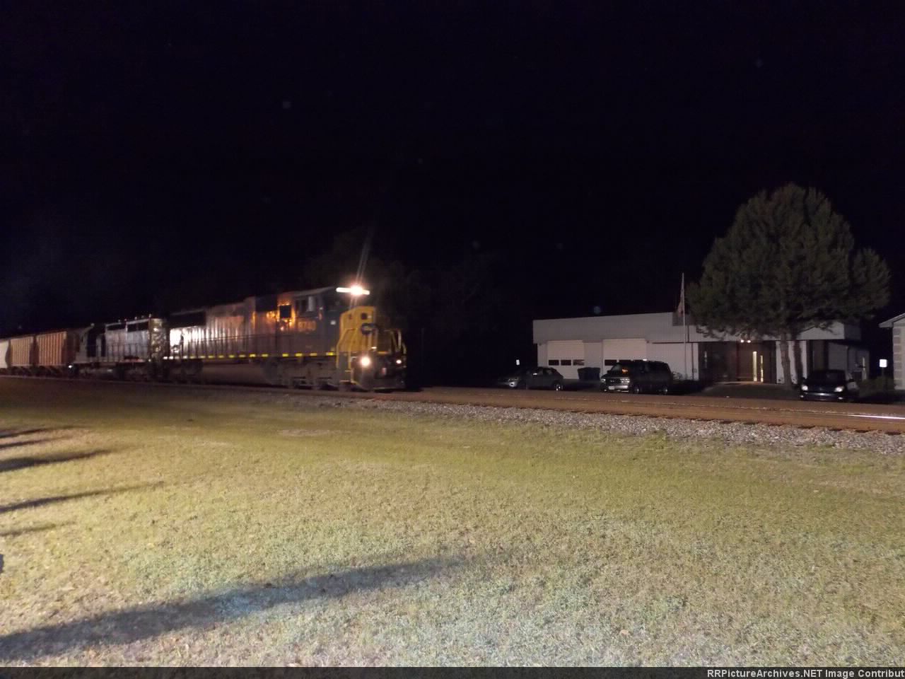 CSXT Q602
CSXT 8740 (SD60I)
CSXT 8435 (SD40-2)