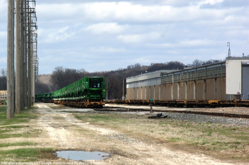 John Deere Harves{ors