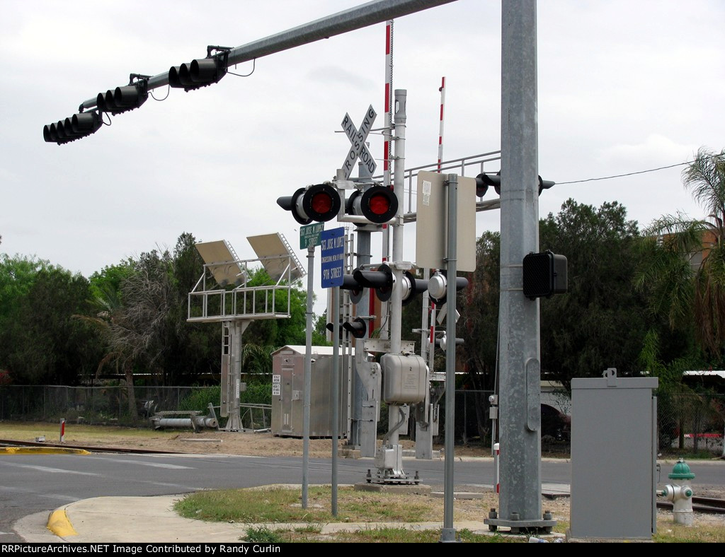 New Xing Gates installed