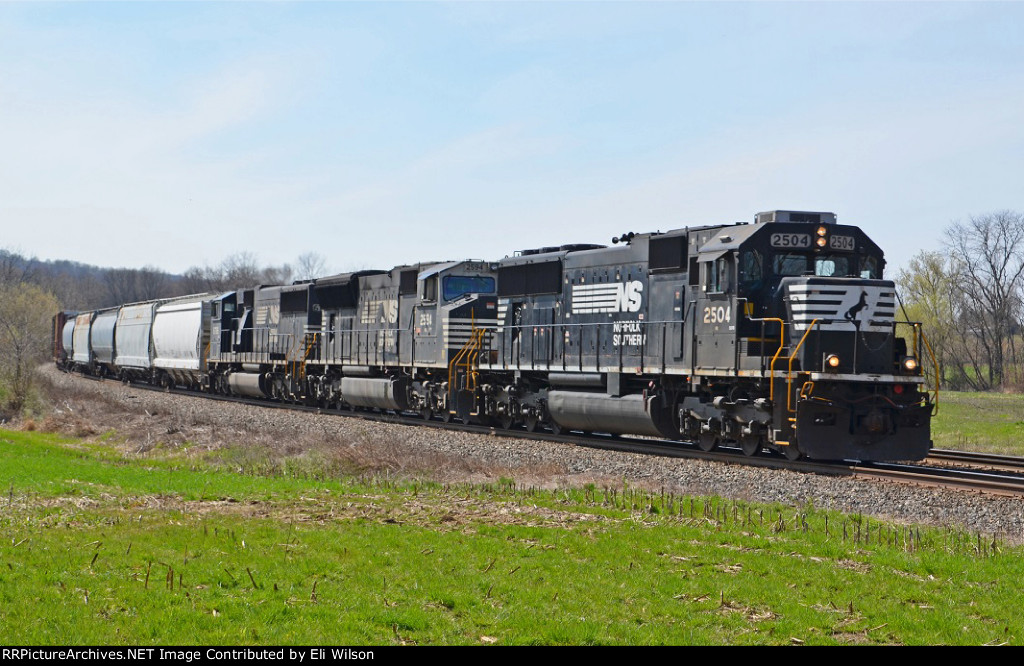 NS 16N Eastbound at Longswamp, PA