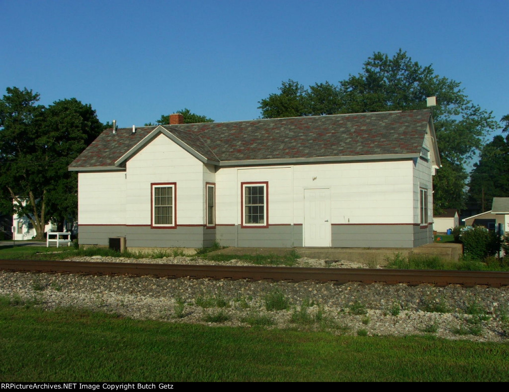 Chebanse IL depot in 2007.