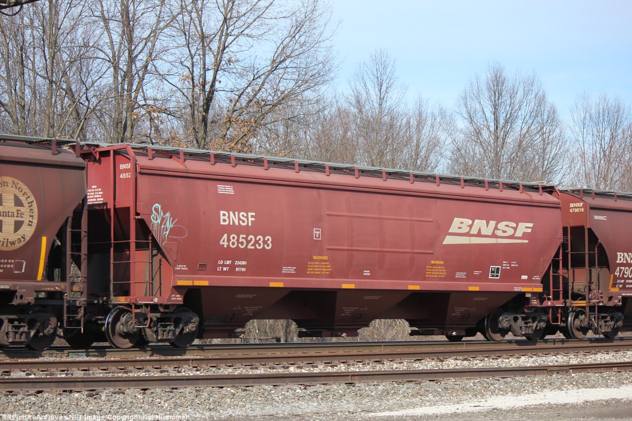 BNSF 485233
