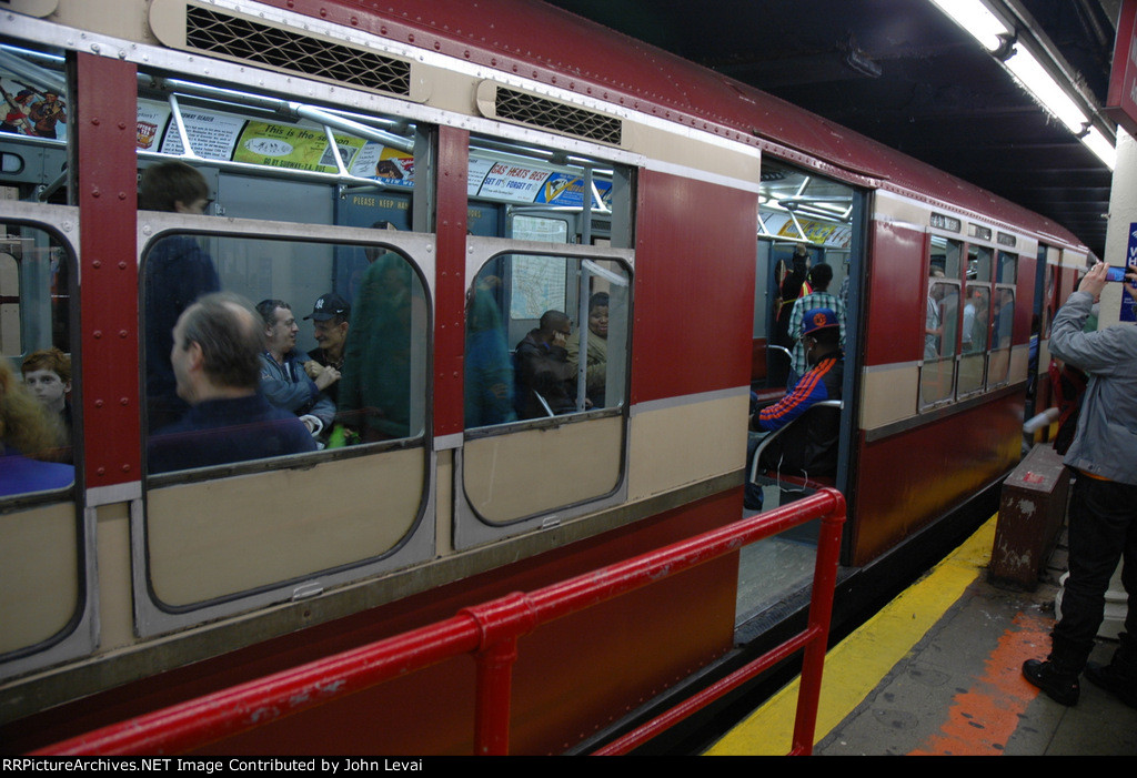 NYCMTA Nostalgiac Train at 42nd St Subway Station