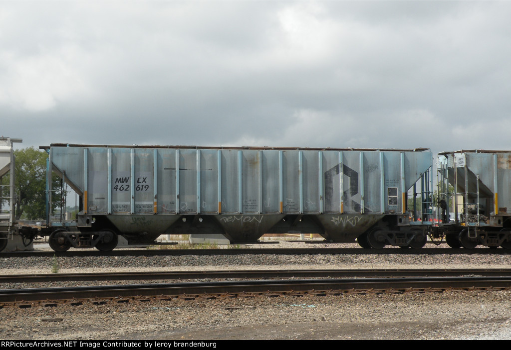 MWCX 462619 ex rock island at santa fe jct