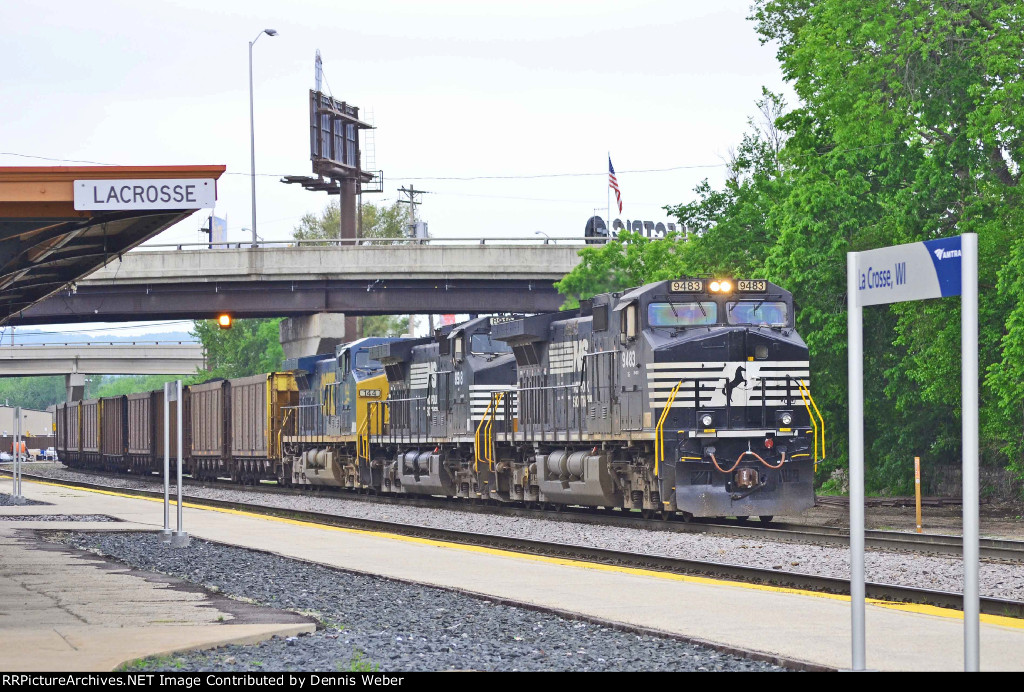 NS   /  CSX,    NS-9483  CP's   Tomah   Sub.