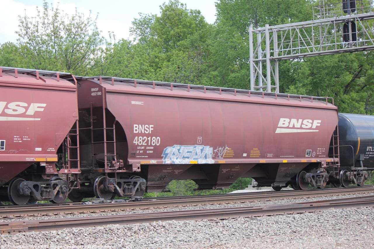BNSF 482180