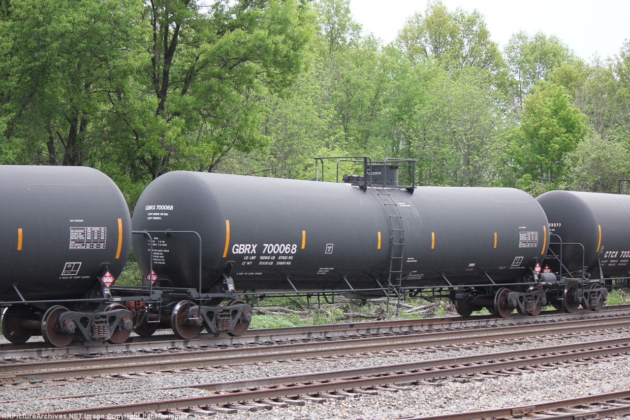 GBRX 700068