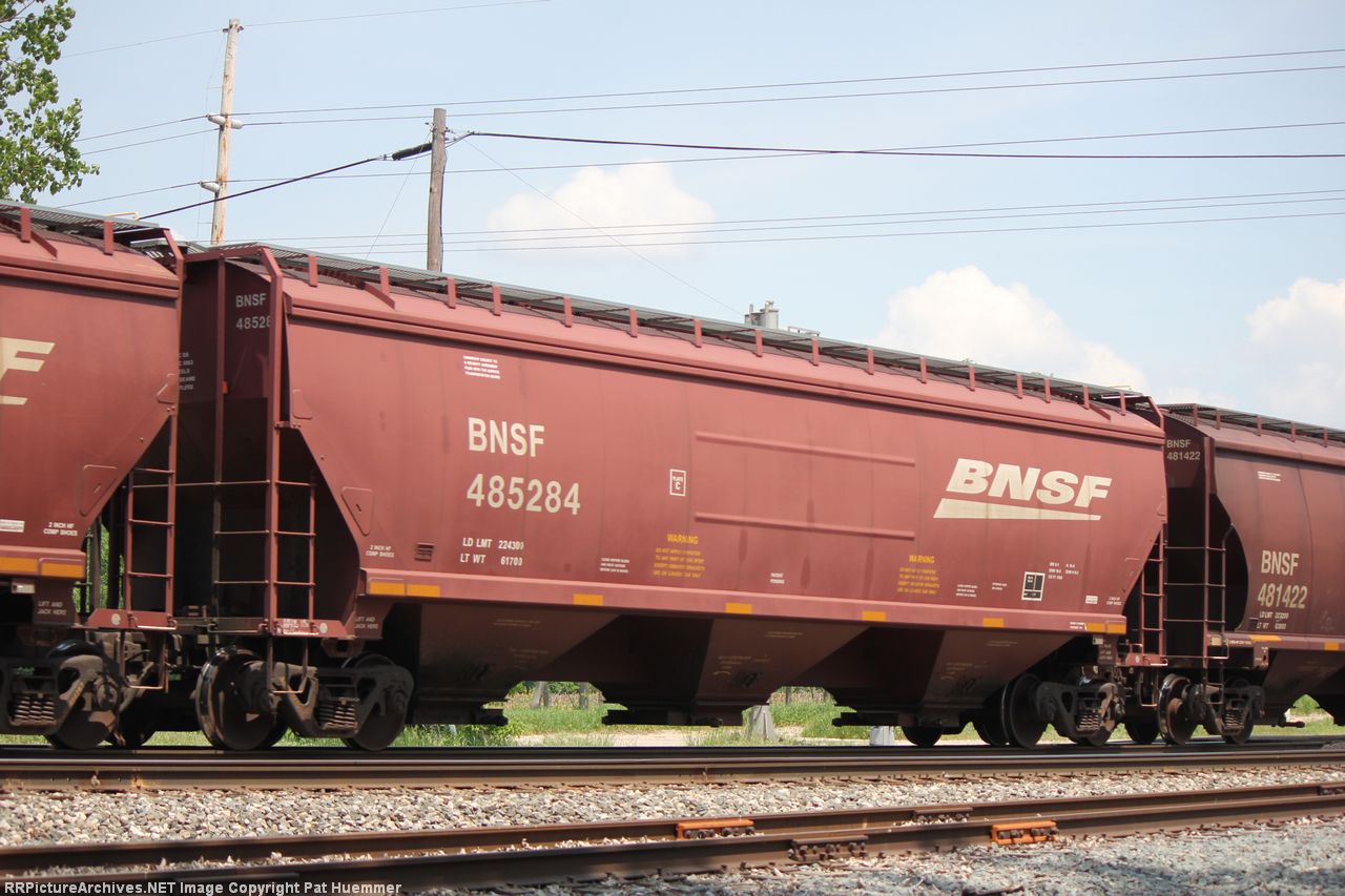 BNSF 485284