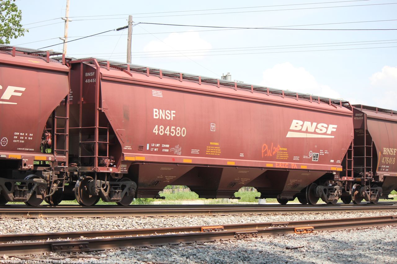 BNSF 484580
